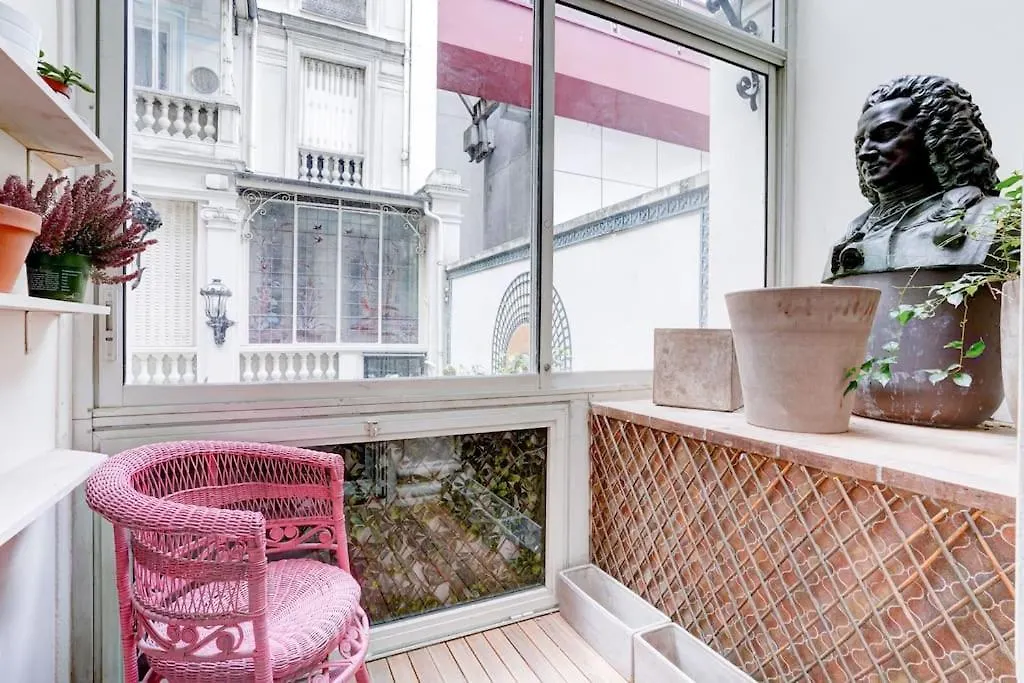 Au Pied De La Tour Eiffel Apartment Paris 0*,